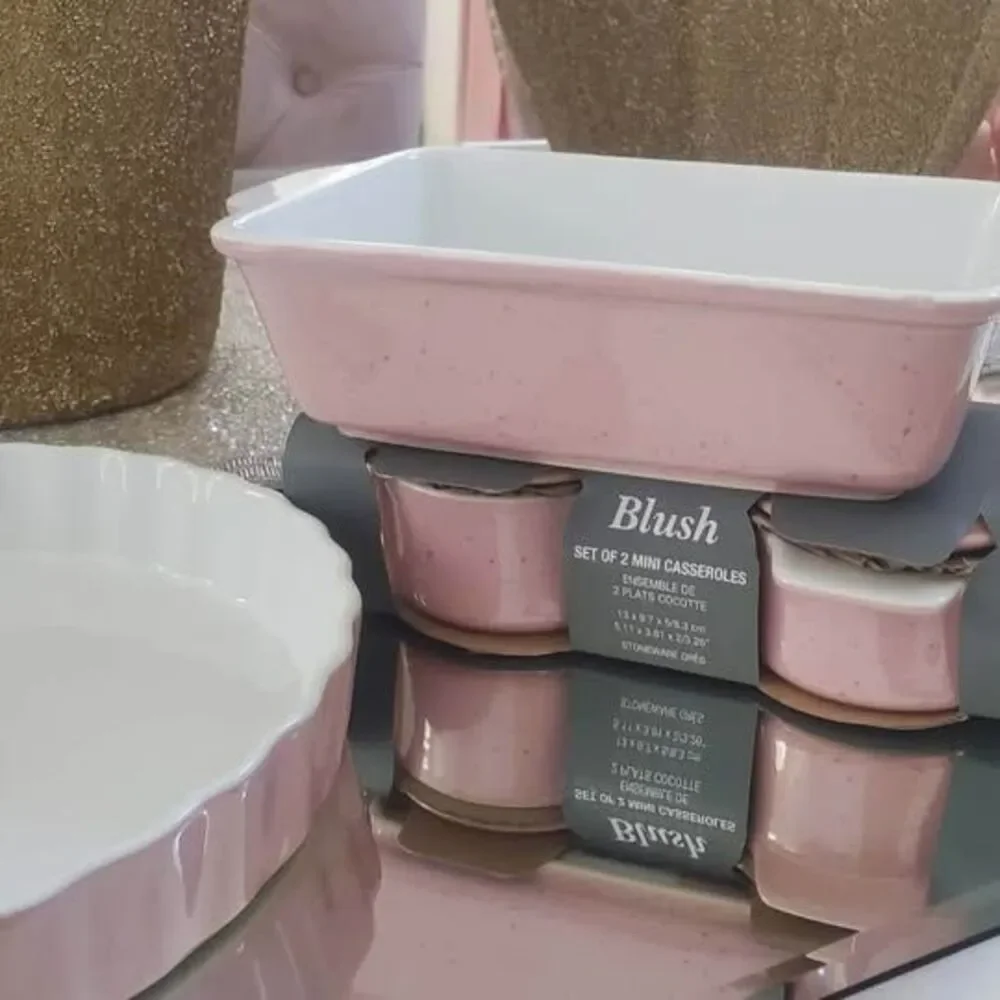NWT Pastel pink bakeware Bundle 4 pcs